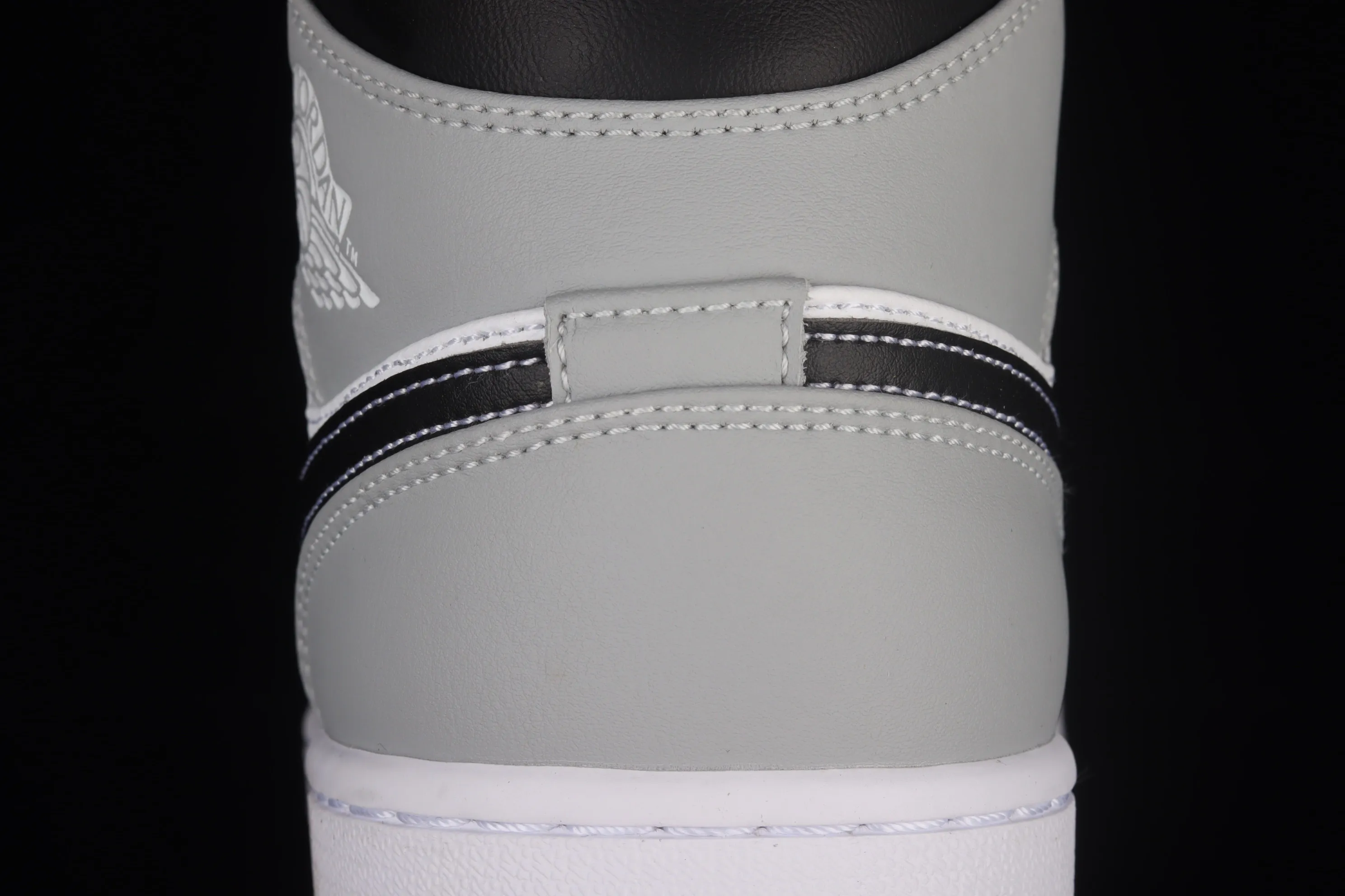 All categories Air Jordan Jordan series basketball shoes Air Jordan 1 Mid Air Jordan 1 Mid AJ1 Joe 1 ice blue gray China casual sneakers 554724-078